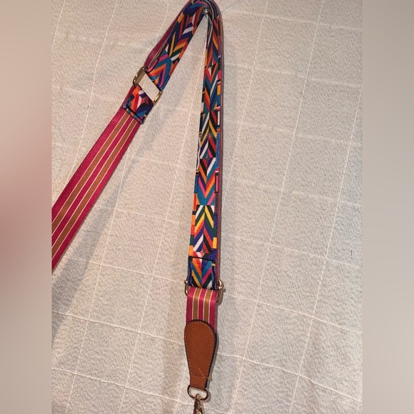 Elegant Brown Shoulder Bag with Multicolor Strap - Picture 7 of 8